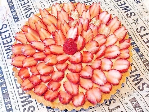 苺たっぷり!花咲く☆イチゴのタルト